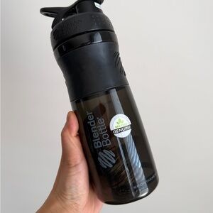 BlenderBottle SportMixer Protein Shakes and Pre-workout Bottle- Black